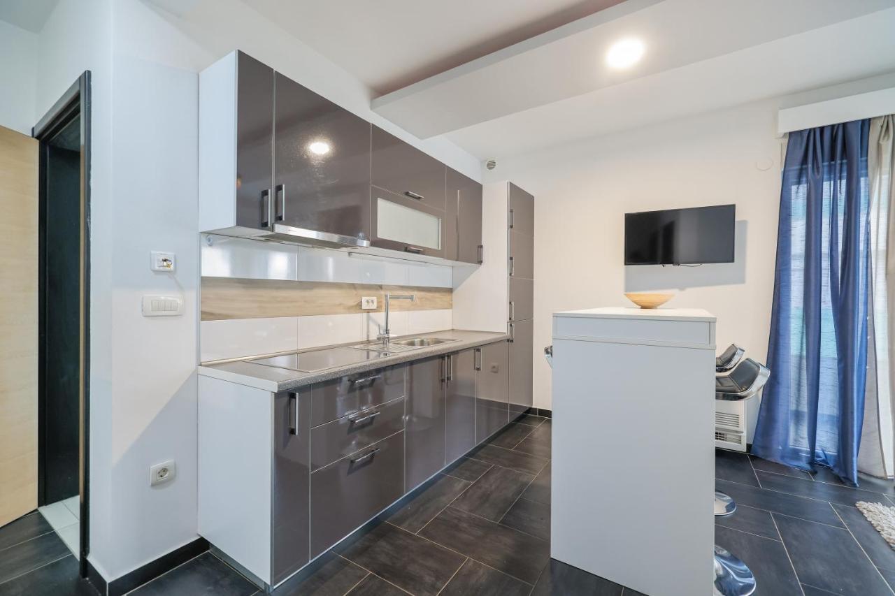 Boutique Apartments Ad Astra Бибине Екстериор снимка