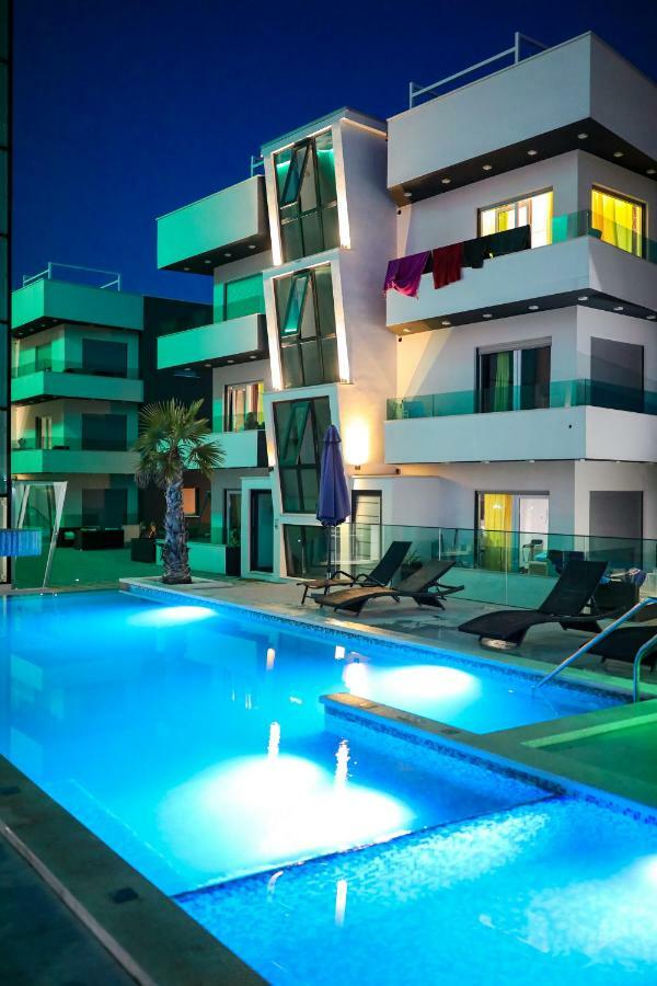 Boutique Apartments Ad Astra Бибине Екстериор снимка